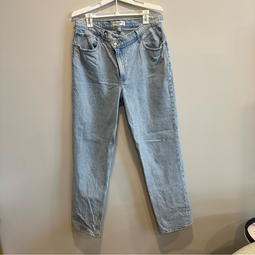 Abercrombie & Fitch Women's Straight Leg Jeans - Light Blue